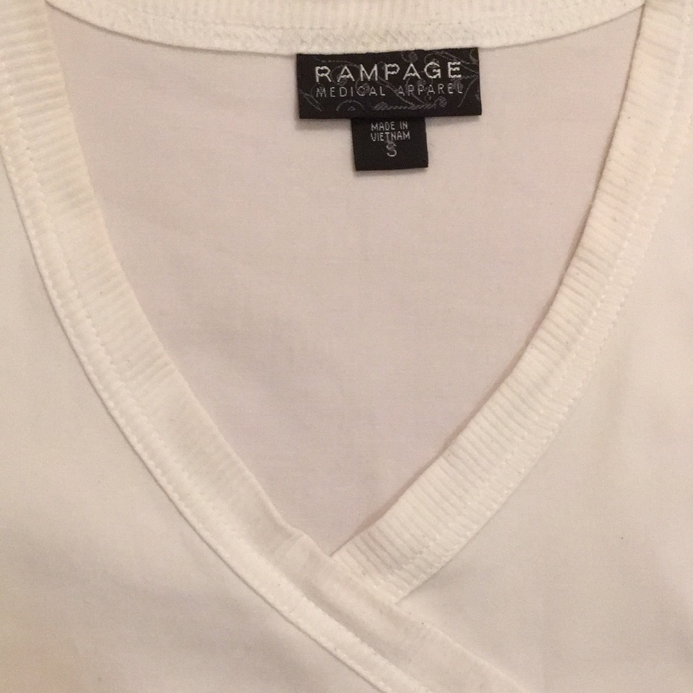 Rampage Solid White Scrub Top Size Small - Picture 3 of 4